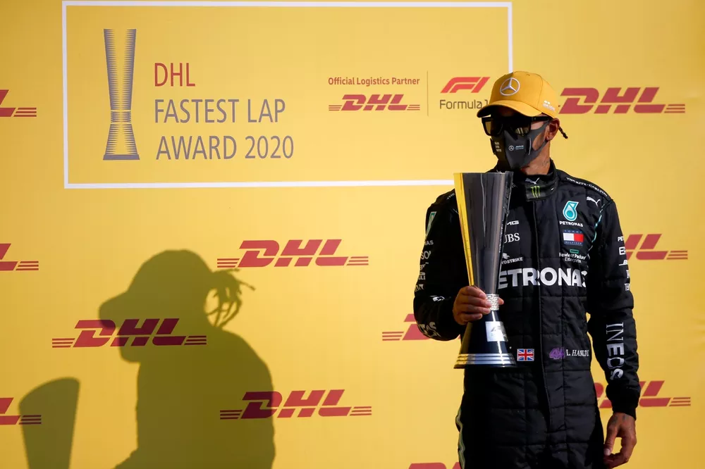 Lewis Hamilton, Mercedes-AMG Petronas F1, reçoit le  DHL Fastest Lap award