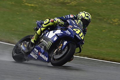 MotoGP Spielberg 2018: Feuchte Strecke, Valentino Rossi in Q1