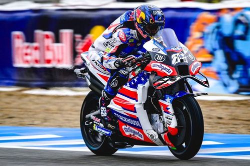 Oliveira har&iacute;a un cambio en pistas h&uacute;medas en la regla de presiones de MotoGP