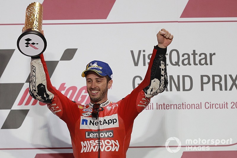 Dovizioso vuelve a imponerse a Márquez en Qatar en otro final de infarto