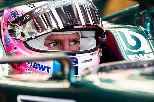 Vettel y su difícil viernes, pero con casco especial