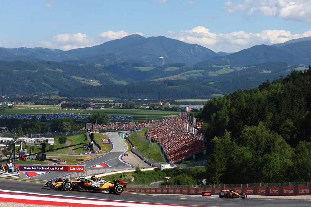 Lando Norris, McLaren, Oscar Piastri, McLaren