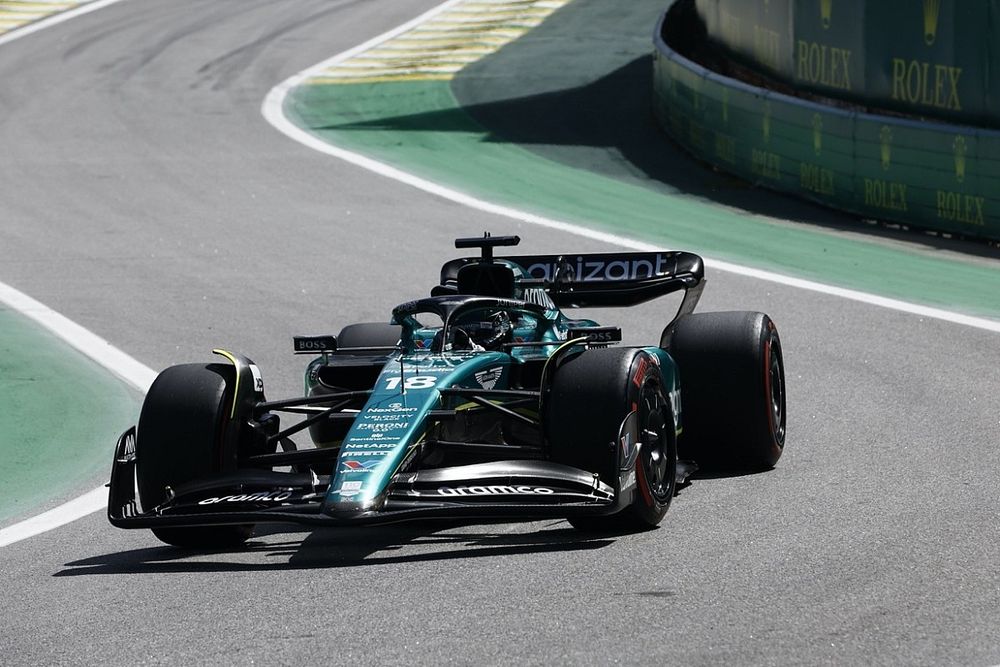 Lance Stroll, Aston Martin AMR23, George Russell, Mercedes F1 W14