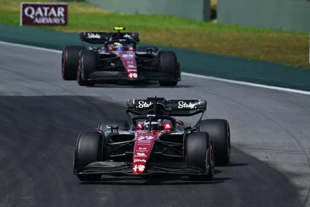 Valtteri Bottas, Alfa Romeo C43, Zhou Guanyu, Alfa Romeo C43