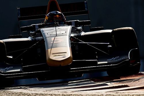 Niko Kari logra en Abu Dhabi su primera victoria en la GP3