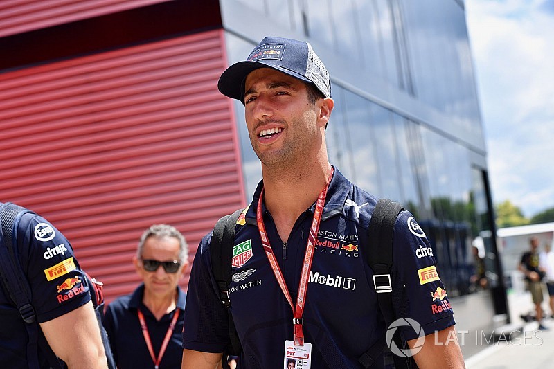 Ricciardo to get new race engineer if he stays at Red Bull