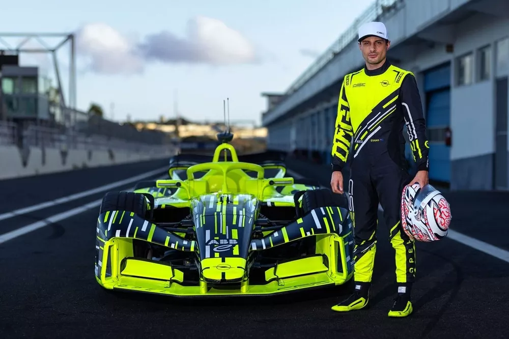 260825_Formula_E_Driver_Evans_BK2_1156