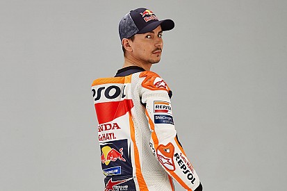 Certain d’être au test du Qatar, Lorenzo poursuit sa rééducation