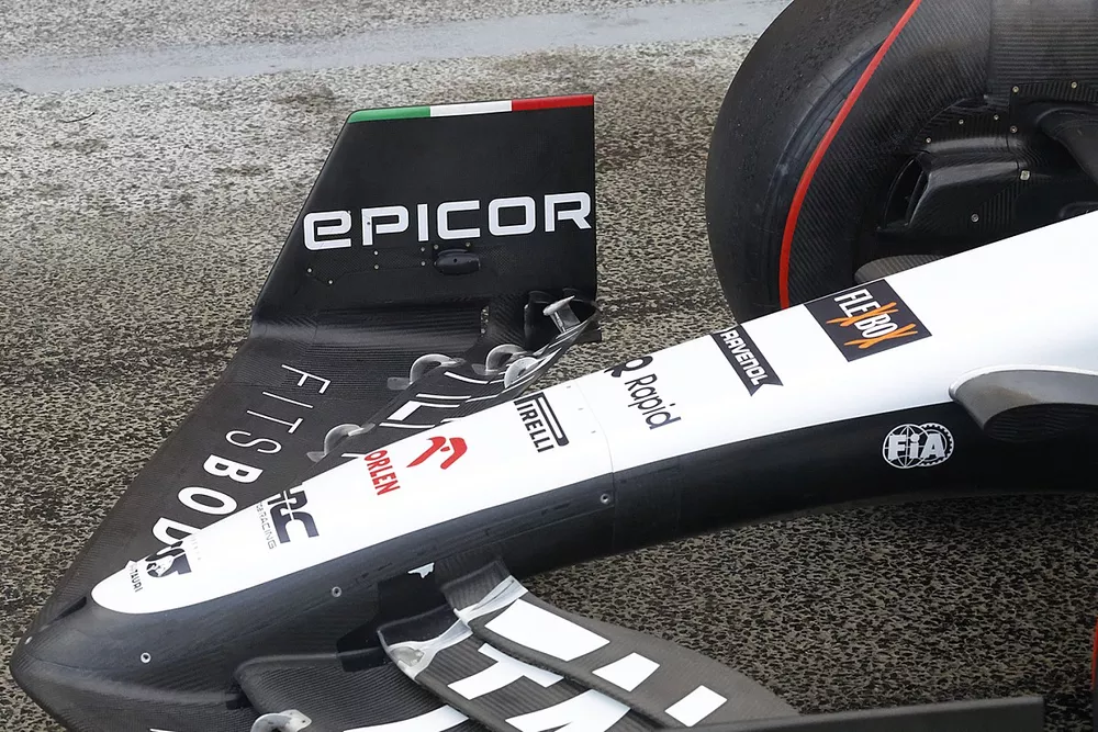 AlphaTauri AT04 nose and front wing detail