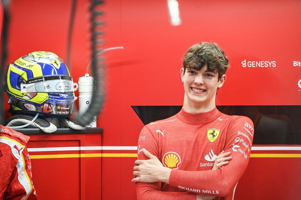 Oliver Bearman, Scuderia Ferrari, prepares in the garage before the Race