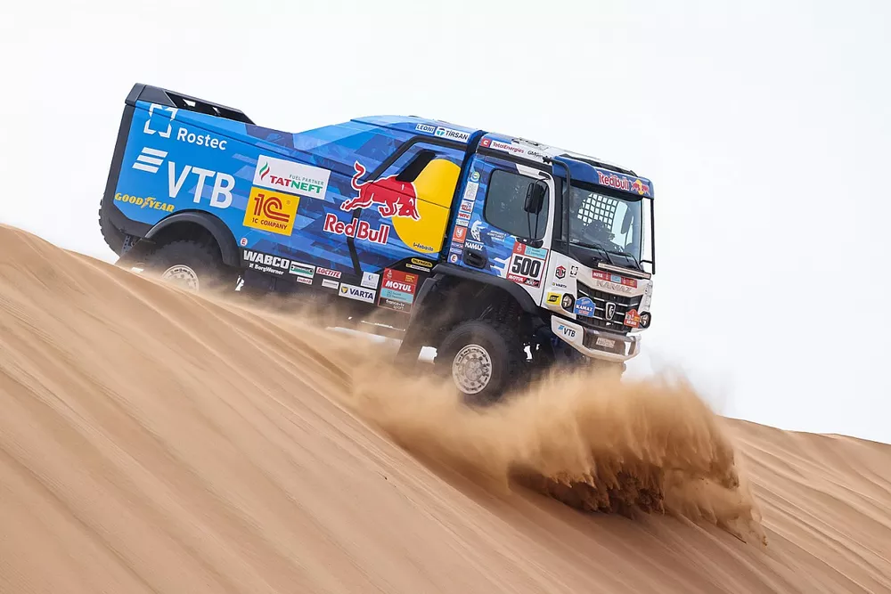 #500 Kamaz - Master: Dmitry Sotnikov, Ruslan Akhmadeev, Ilgiz Akhmetzianov