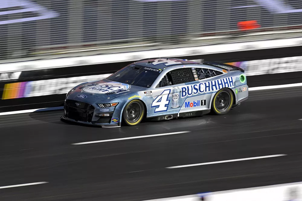 Kevin Harvick, Stewart-Haas Racing, Ford Mustang Busch Light