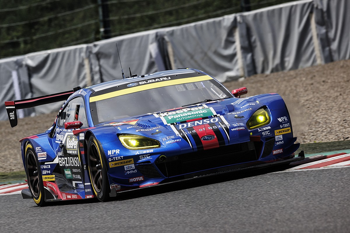 GT500は24号車リアライズ、GT300は61号車スバルがPP獲得