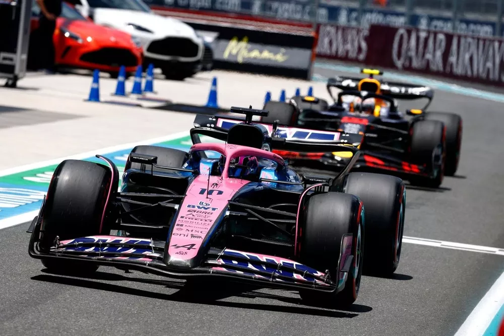 Pierre Gasly, Alpine, Yuki Tsunoda, Red Bull Racing Team