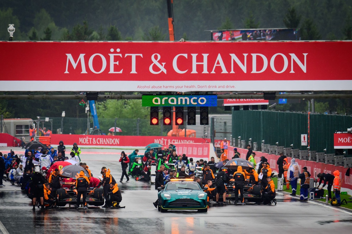 F1 - "Nós amamos os V8": O que os fabricantes pensam sobre os próximos regulamentos