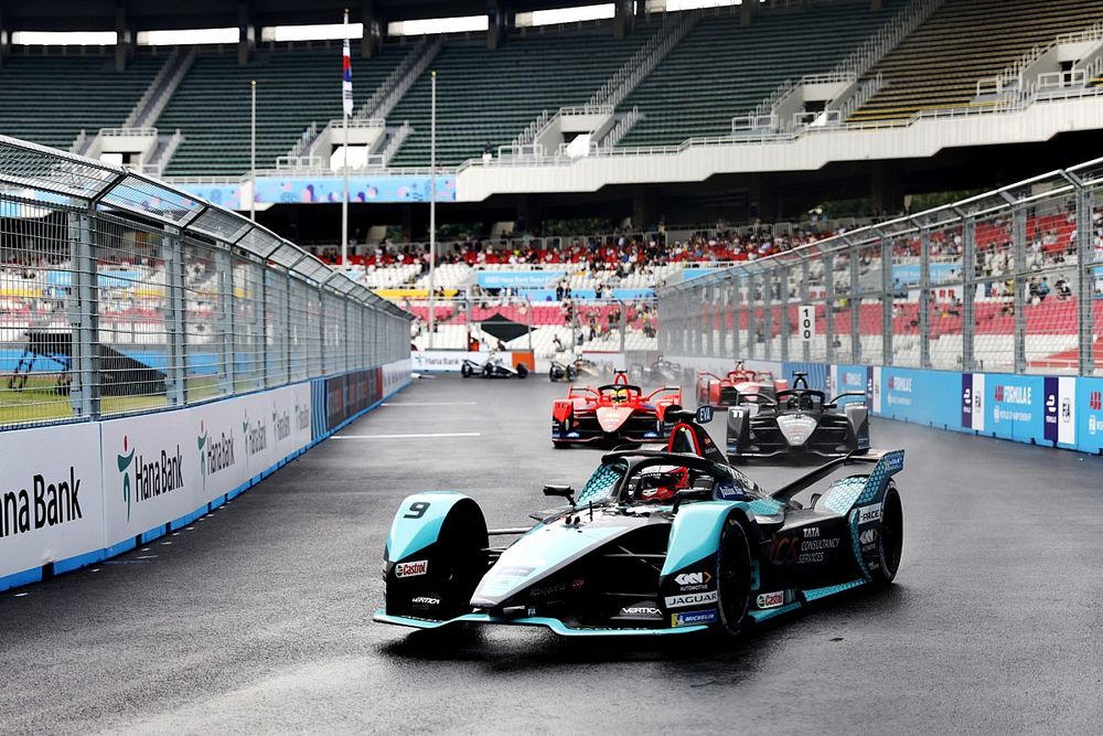 Mitch Evans, Jaguar Racing, Jaguar I-TYPE 5, Oliver Rowland, Mahindra Racing, Mahindra M7Electro, Lucas di Grassi, Venturi Racing, Silver Arrow 02