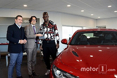 Balotelli s'offre la nouvelle Alfa Romeo Giulia Quadrifoglio