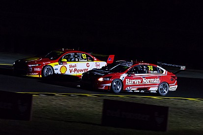 Supercars uji coba balap malam di tes Sydney