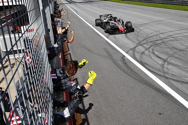 Grosjean keert tij, Magnussen droomt van ‘eigen kleine titel’