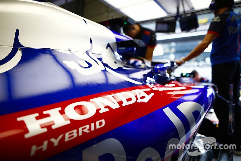 Как звучит новый двигатель Honda: Toro Rosso впервые запустила мотор на машине 2019 года