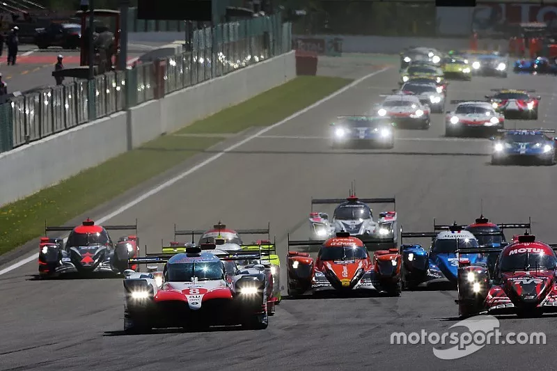 #8 Toyota Gazoo Racing Toyota TS050: S&eacute;bastien Buemi, Kazuki Nakajima, Fernando Alonso, l&iacute;der al inicio