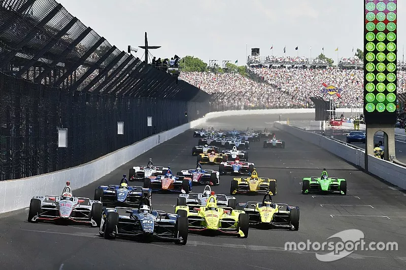 Start: Ed Carpenter, Ed Carpenter Racing leads
