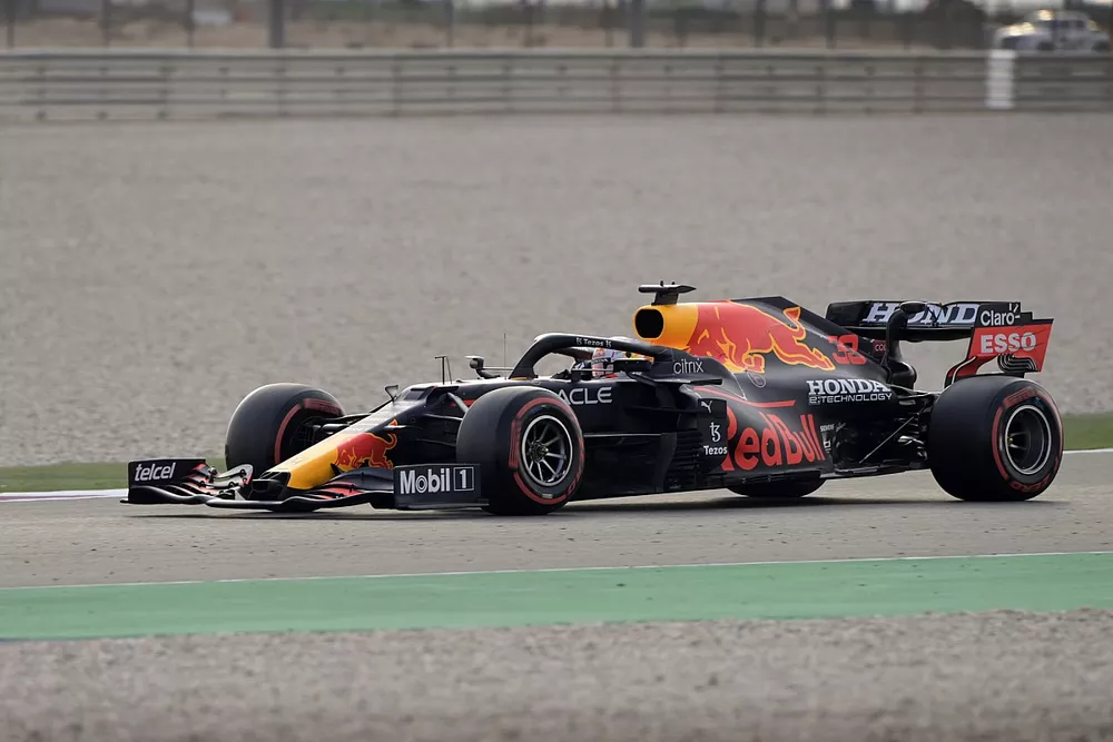 Max Verstappen, Red Bull Racing RB16B 