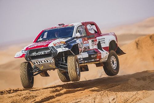 De Villiers, bajo los focos: dos incidentes consecutivos con dos motoristas