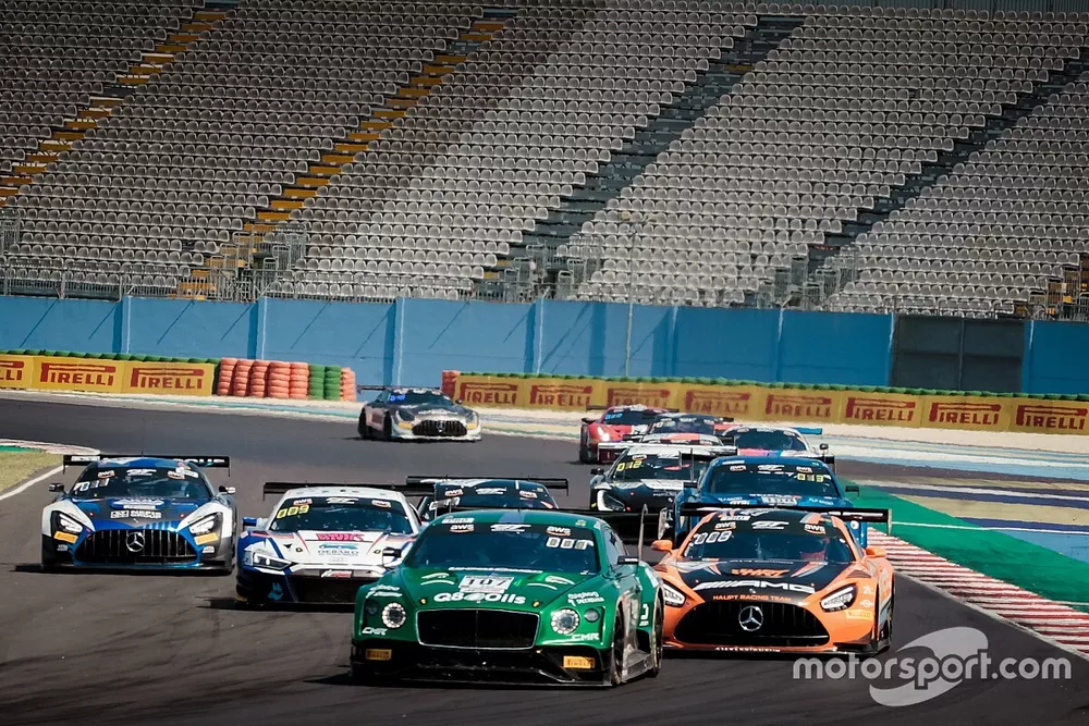 #107 CMR Bentley Continental GT3: Jules Gounon, Nelson Panciatici