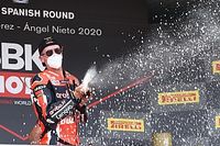 Redding logra su primera victoria y toma el liderato del WSBK