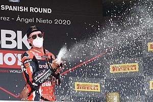 Redding logra su primera victoria y toma el liderato del WSBK