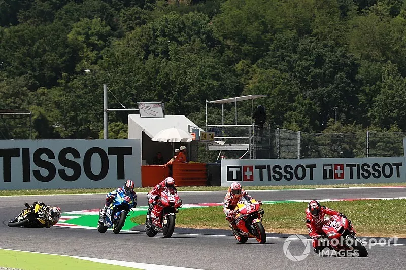 Jack Miller, Pramac Racing crashes behind  Andrea Dovizioso, Ducati Team, Marc Marquez, Repsol Honda Team, Andrea Dovizioso, Ducati Team, Alex Rins, Team Suzuki MotoGP