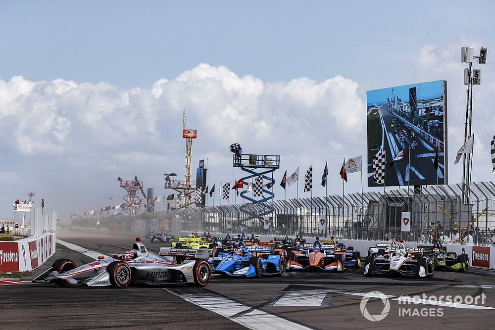 Will Power, Team Penske Chevrolet leads at the start