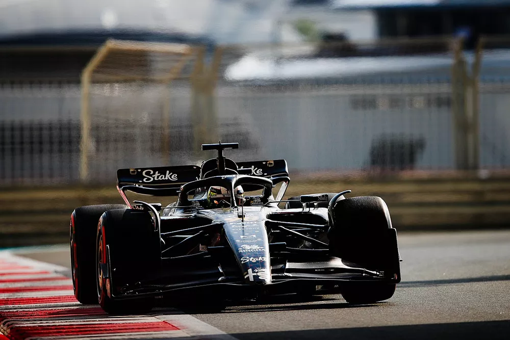 Zhou Guanyu, Alfa Romeo C43 