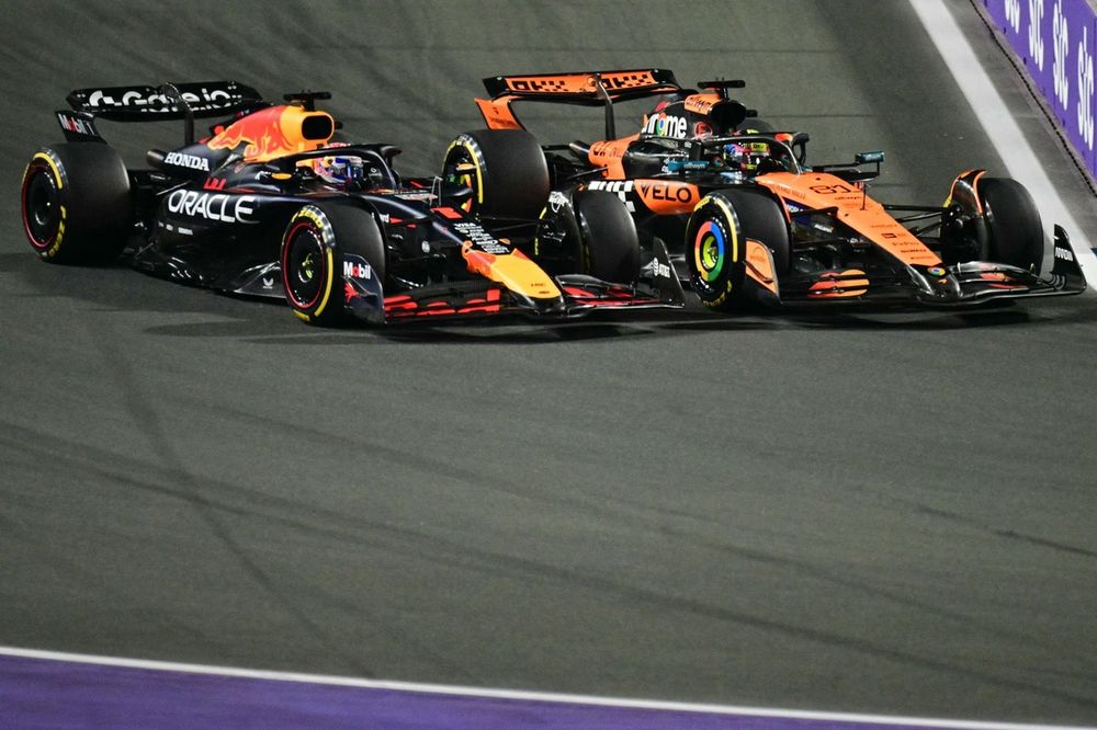 Max Verstappen, Red Bull Racing, Oscar Piastri, McLaren
