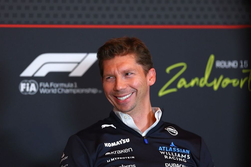 El jefe de Williams, James Vowles, completa test con un McLaren GT3 en España durante el parón de F1