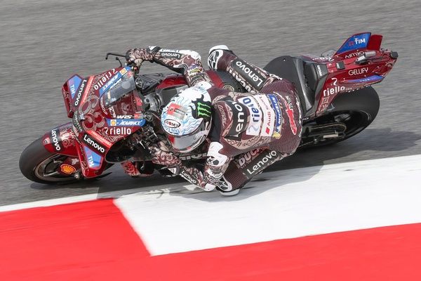 洋書◆MotoGP モトGP ロードレース 2007年 写真集 本 バイク 洋書◇MotoGP モトGP ロードレース 2007年 写真集 本 バイク