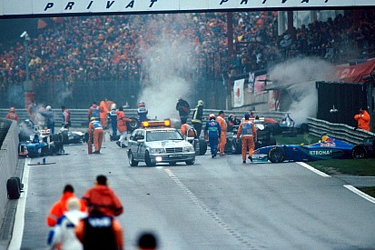 20 anos: Relembre GP com ‘Big One’ e briga de Schumi em Spa