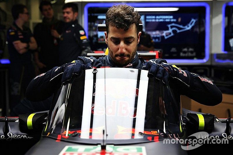 Daniel Ricciardo - Sistema de proteção de cockpit - Red Bull Racing RB12