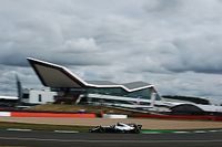 Bottas se lleva el doblete del viernes en Silverstone