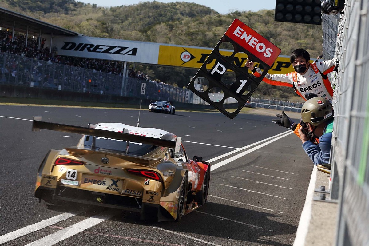 スーパーＧＴ５００/ＧＴ３００　１４台セット 3号車Niterra MOTUL Zの新たなメインスポンサーとなった