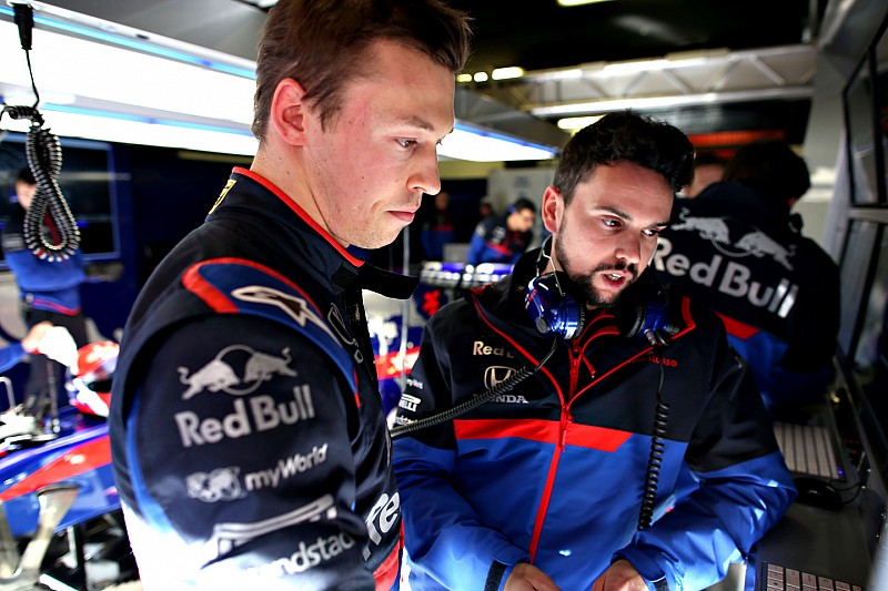 Kvyat: Verstappen'in takım arkadaşı olmak benim için sorun olmaz