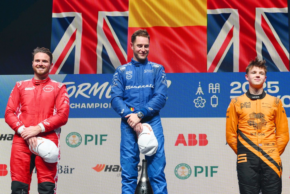 How Vandoorne splashed to Formula E victory in treacherous Tokyo opener