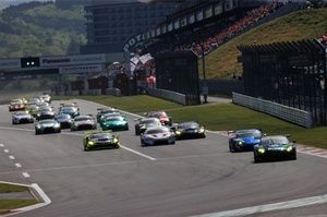 スーパーGTセパン戦はワイルドカード2台。EBMがアストン＆ポルシェでエントリー「シリーズが国外に出るのは良いこと」とバンバー