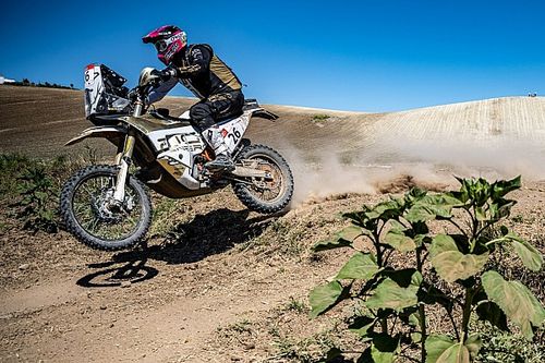 El piloto que llega al Dakar 2023 desde el TT de la Isla de Man