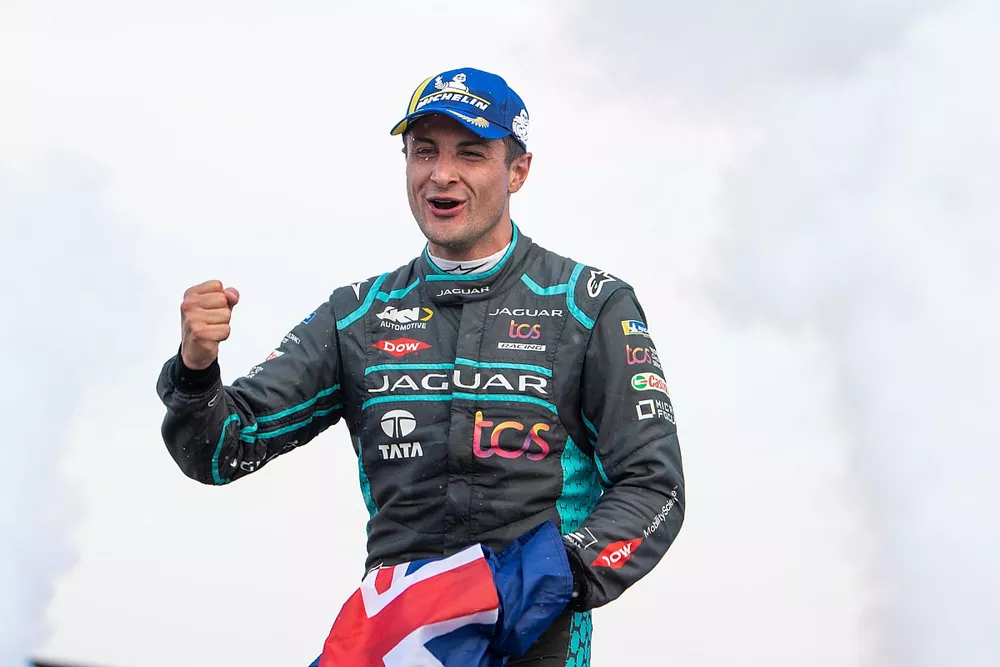 Mitch Evans, Jaguar Racing, 1st position, celebrates at the podium