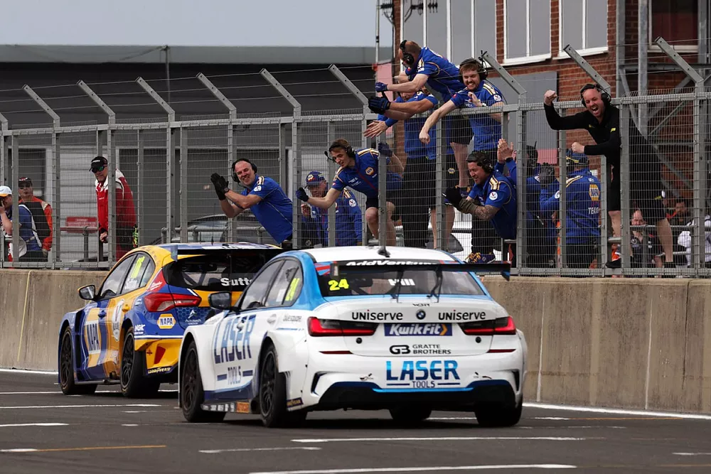 Race winner Ashley Sutton, NAPA Racing UK Ford Focus ST 
