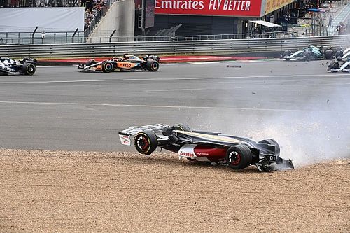 Zhou: "El halo me salv&oacute; la vida en el accidente de Silverstone"