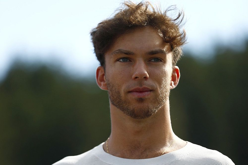 Pierre Gasly, Scuderia AlphaTauri, recorre la pista