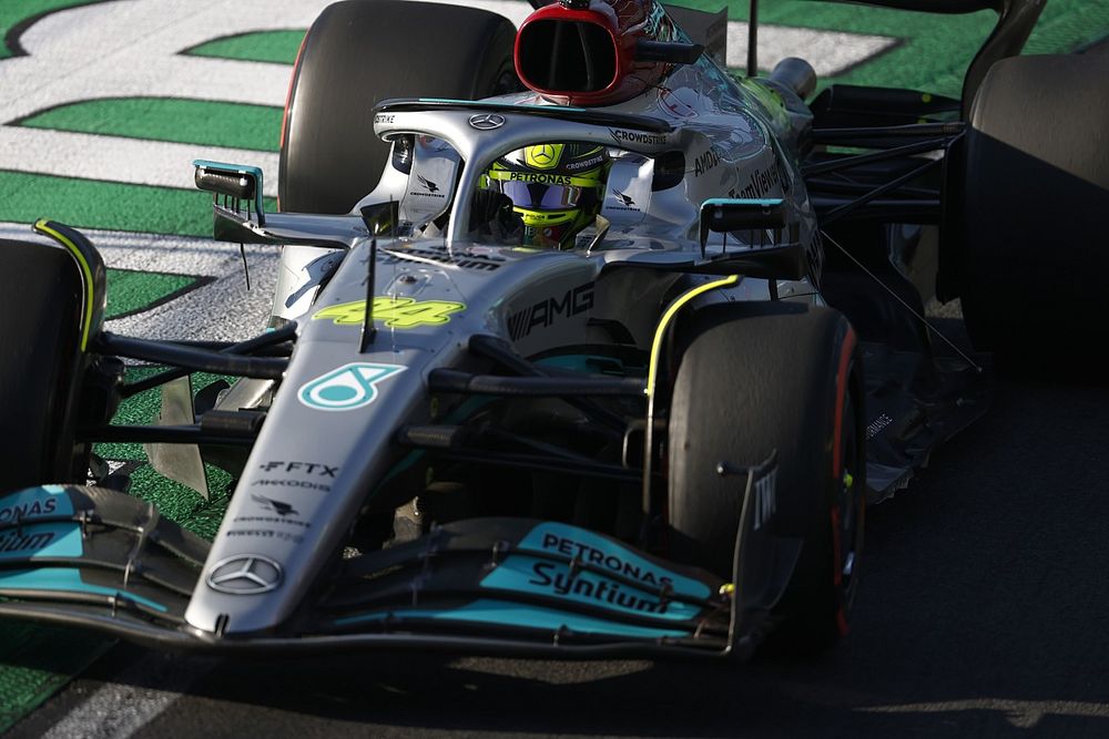 Lewis Hamilton, Mercedes W13
